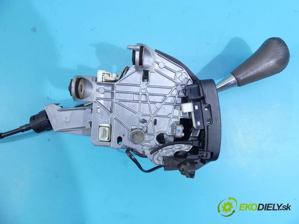 Lexus RX II 2003-2008 3.3 V6 232KM automatic 171 kW 3302 cm3 5- Páka: Změny: stupeň,rýchlosť  (Rýchlostné páky / kulisy)