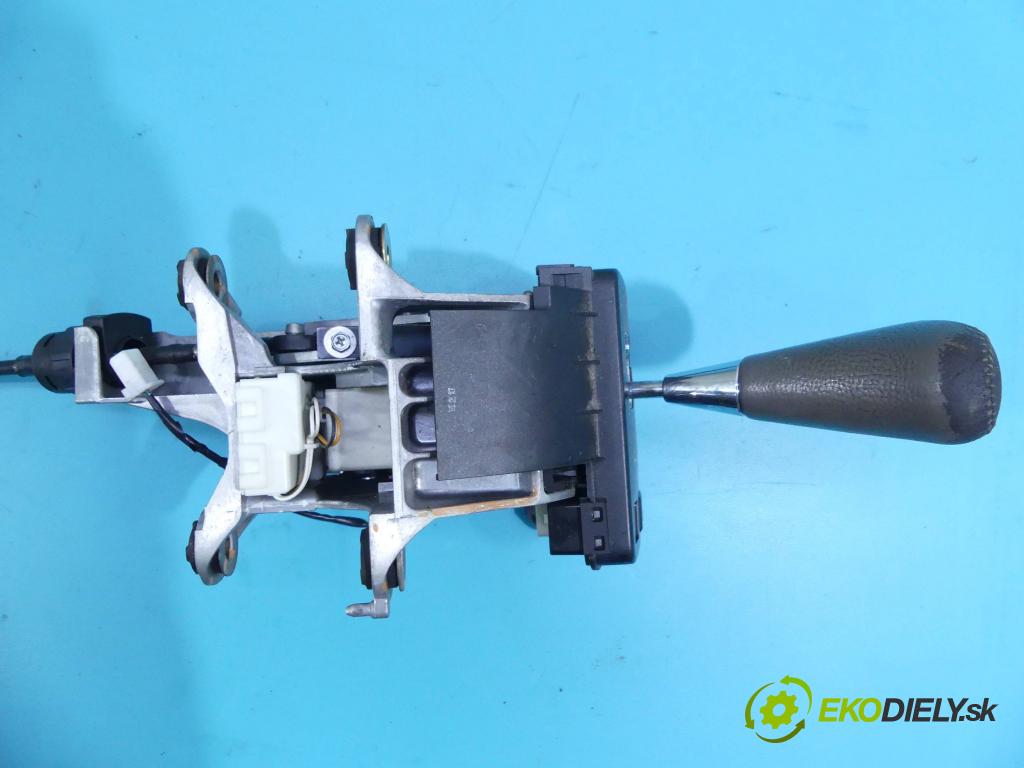 Lexus RX II 2003-2008 3.3 V6 232KM automatic 171 kW 3302 cm3 5- Páka: Změny: stupeň,rýchlosť  (Rýchlostné páky / kulisy)