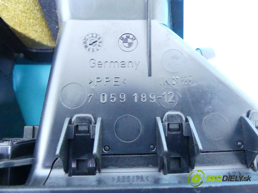 Bmw 1 E87 2004-2011 2.0d 177 HP manual 130 kW 1995 cm3 3- Mřížka: kúrenia stredová 7059189 (Mriežky kúrenia (fukáre))