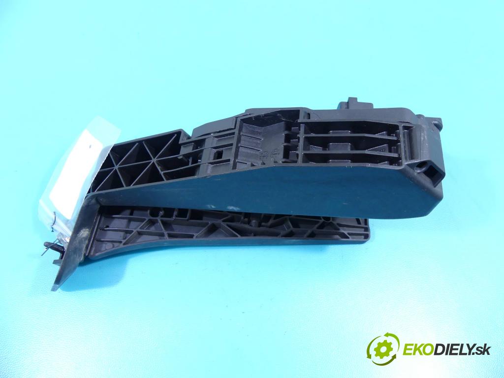 Bmw 1 E87 2004-2011 2.0d 177 HP manual 130 kW 1995 cm3 3- pedále 6770935 (Pedále)