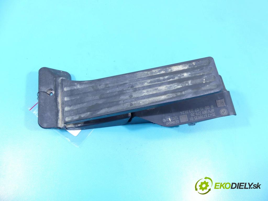 Bmw 1 E87 2004-2011 2.0d 177 HP manual 130 kW 1995 cm3 3- pedále 6770935 (Pedále)