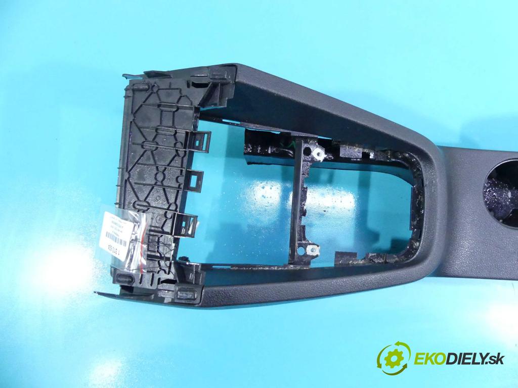 Vw Jetta VI 2010-2018 1.4 TSI 122 HP manual 90 kW 1390 cm3 4- operadlo 5C6863383UT (Lakťové opierky)