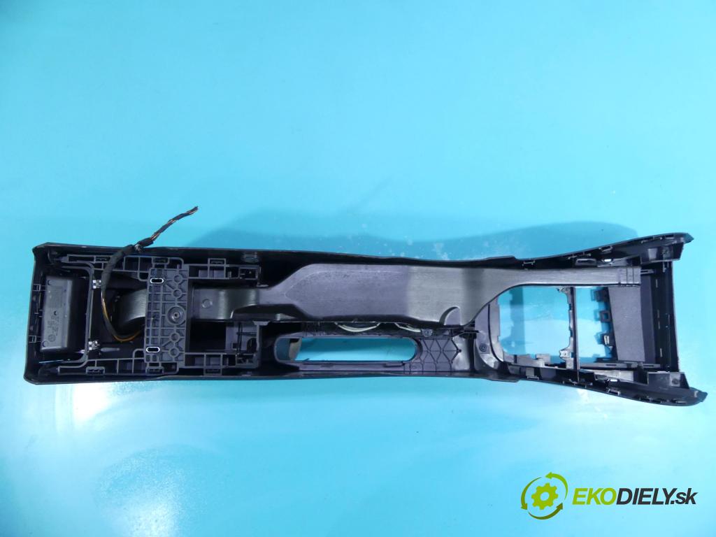 Vw Jetta VI 2010-2018 1.4 TSI 122 HP manual 90 kW 1390 cm3 4- operadlo 5C6863383UT (Lakťové opierky)