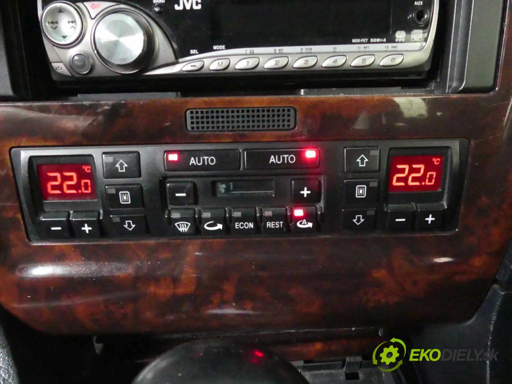 Audi A8 D2 1994-2002 3.7 V8 230 HP automatic 169 kW 3697 cm3 4- panel kúrenia 4D0820043K