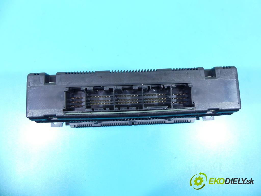 Audi A8 D2 1994-2002 3.7 V8 230 HP automatic 169 kW 3697 cm3 4- panel kúrenia 4D0820043K