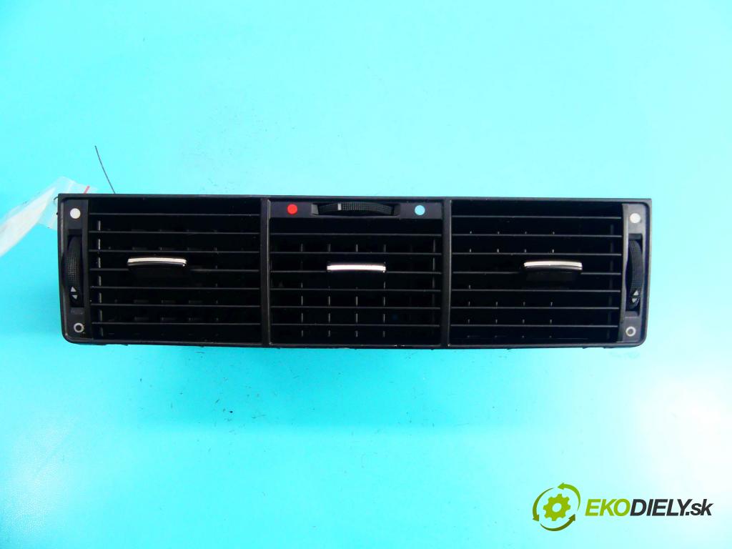 Audi A8 D2 1994-2002 3.7 V8 230 HP automatic 169 kW 3697 cm3 4- Mřížka: kúrenia stredová 4D0820951 (Mriežky kúrenia (fukáre))