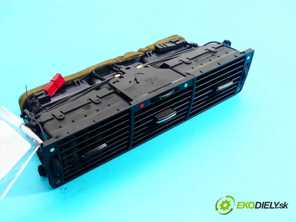 Audi A8 D2 1994-2002 3.7 V8 230 HP automatic 169 kW 3697 cm3 4- Mřížka: kúrenia stredová 4D0820951 (Mriežky kúrenia (fukáre))