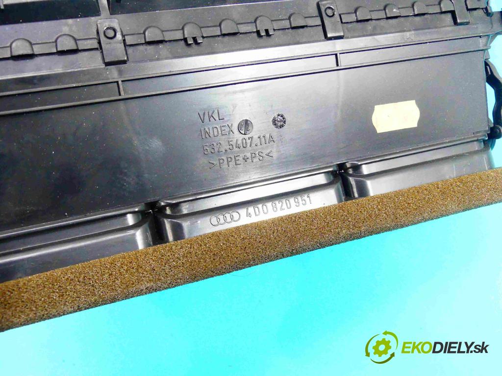 Audi A8 D2 1994-2002 3.7 V8 230 HP automatic 169 kW 3697 cm3 4- Mřížka: kúrenia stredová 4D0820951 (Mriežky kúrenia (fukáre))