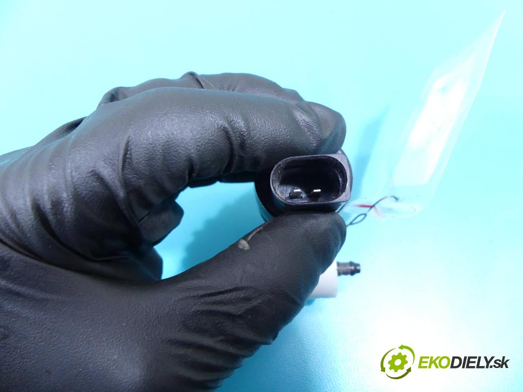 Bmw 2 F45/F46 2014-2022 2.0d 150 HP automatic 110 kW 1995 cm3 5- pompa ostrekovačov 7388349 (Motorčeky, čerpadlá ostrekovačov)