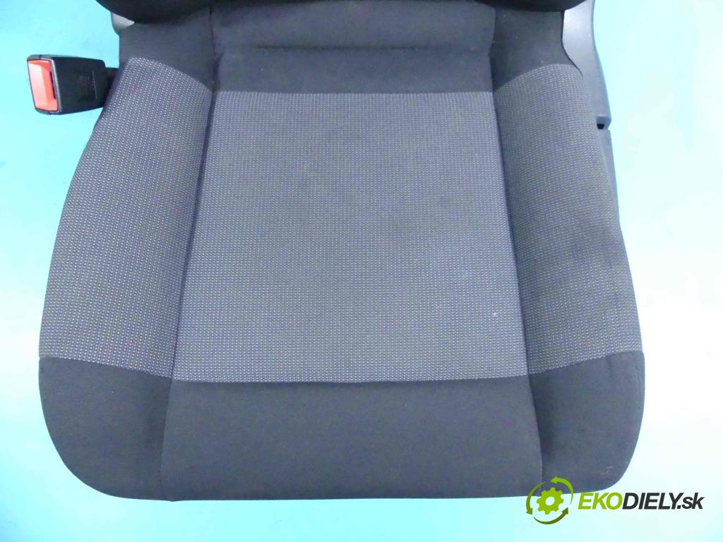 Citroen C4 Cactus 2014-2020 1.2 Tech: 82 HP manual 60 kW 1199 cm3 5- Sedačka ľavý  (Sedačky, sedadlá)