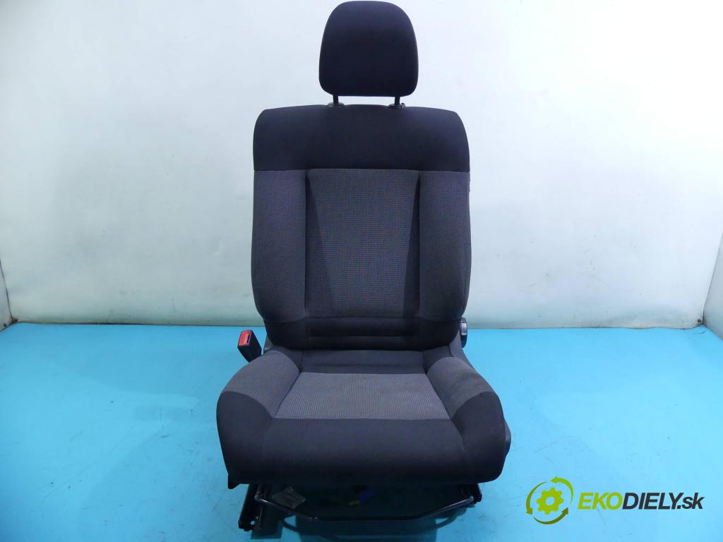 Citroen C4 Cactus 2014-2020 1.2 Tech: 82 HP manual 60 kW 1199 cm3 5- Sedačka ľavý  (Sedačky, sedadlá)