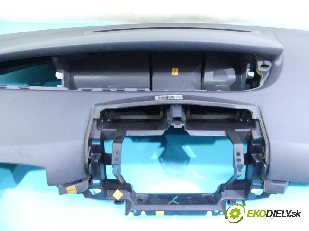 Renault Scenic II 2003-2009 1.5 dci 106 HP manual 78 kW 1461 cm3 5- kokpit,pristrojová doska rozdeľovacia 8200493263A