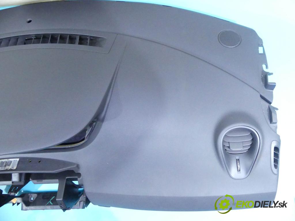 Renault Scenic II 2003-2009 1.5 dci 106 HP manual 78 kW 1461 cm3 5- kokpit,pristrojová doska rozdeľovacia 8200493263A