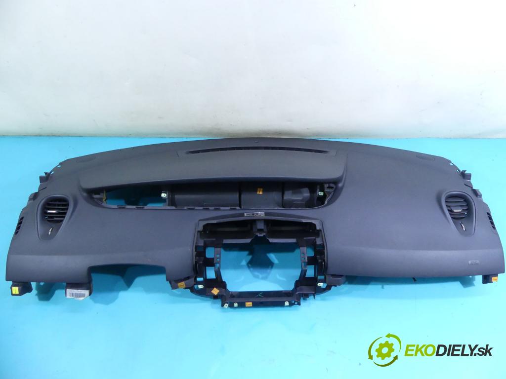 Renault Scenic II 2003-2009 1.5 dci 106 HP manual 78 kW 1461 cm3 5- kokpit,pristrojová doska rozdeľovacia 8200493263A