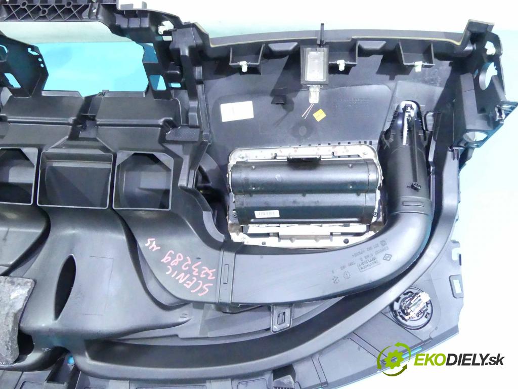 Renault Scenic II 2003-2009 1.5 dci 106 HP manual 78 kW 1461 cm3 5- kokpit,pristrojová doska rozdeľovacia 8200493263A