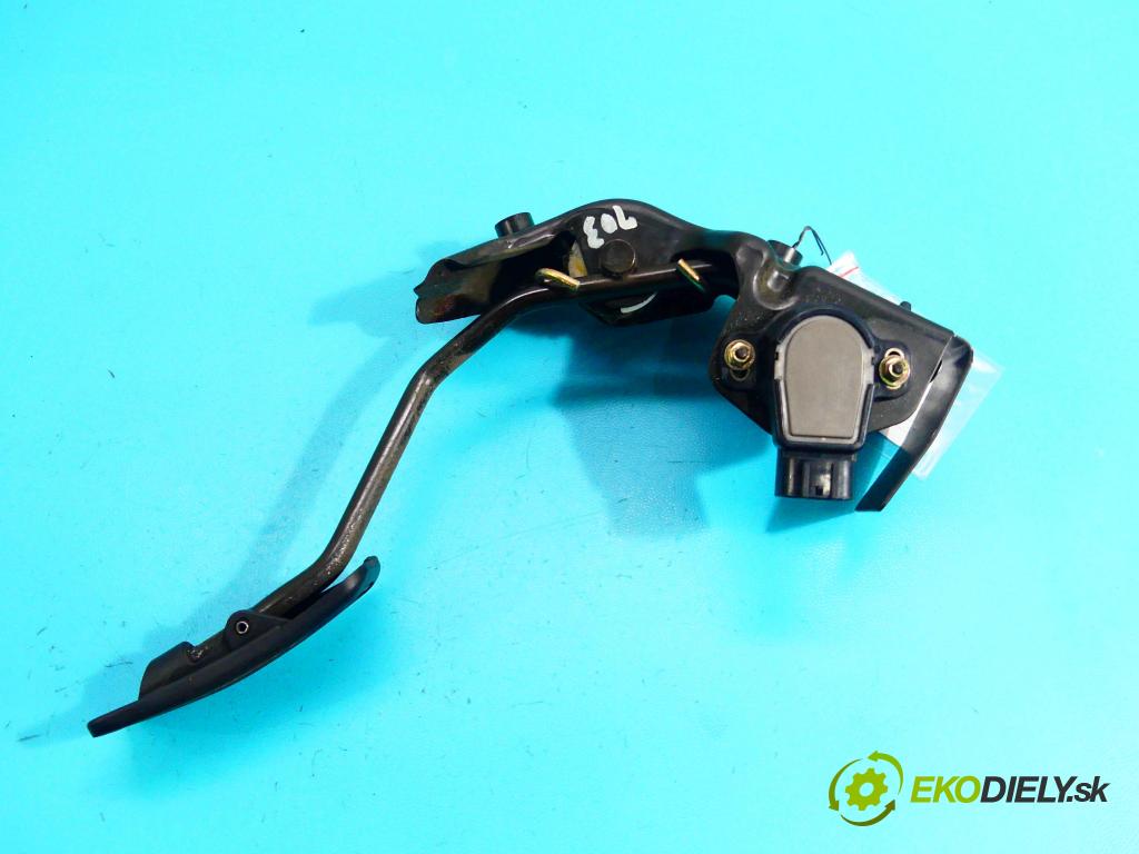 Toyota Corolla E12 2001-2009 2.0 D4D 90 HP manual 66 kW 1995 cm3 3- pedále 89281-47010 (Pedále)