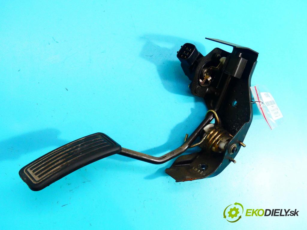 Toyota Corolla E12 2001-2009 2.0 D4D 90 HP manual 66 kW 1995 cm3 3- pedále 89281-47010 (Pedále)