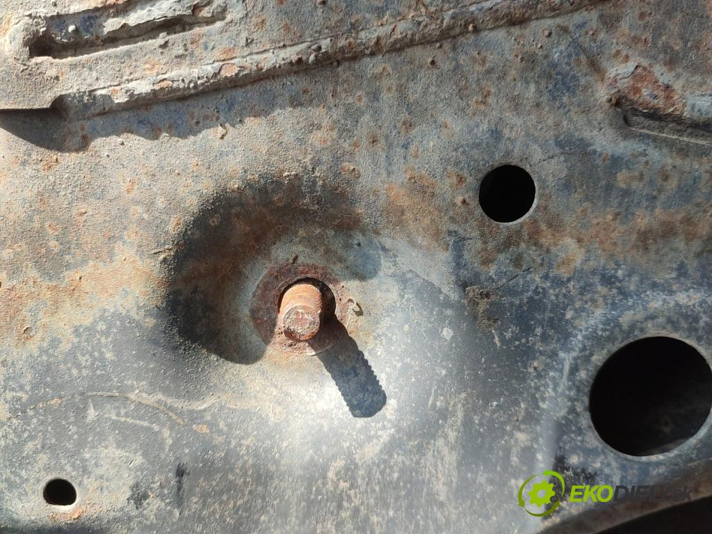 Toyota Corolla E12 2001-2009 2.0 D4D 90 HP manual 66 kW 1995 cm3 3- výstuha motora