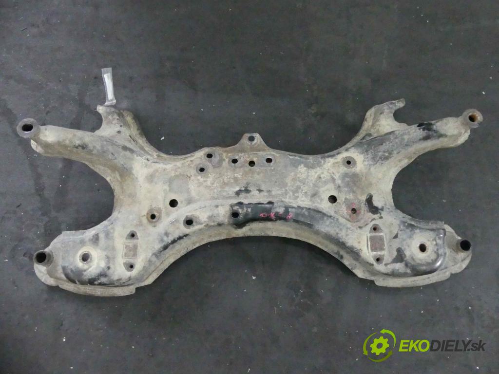 Toyota Corolla E12 2001-2009 2.0 D4D 90 HP manual 66 kW 1995 cm3 3- výstuha motora 