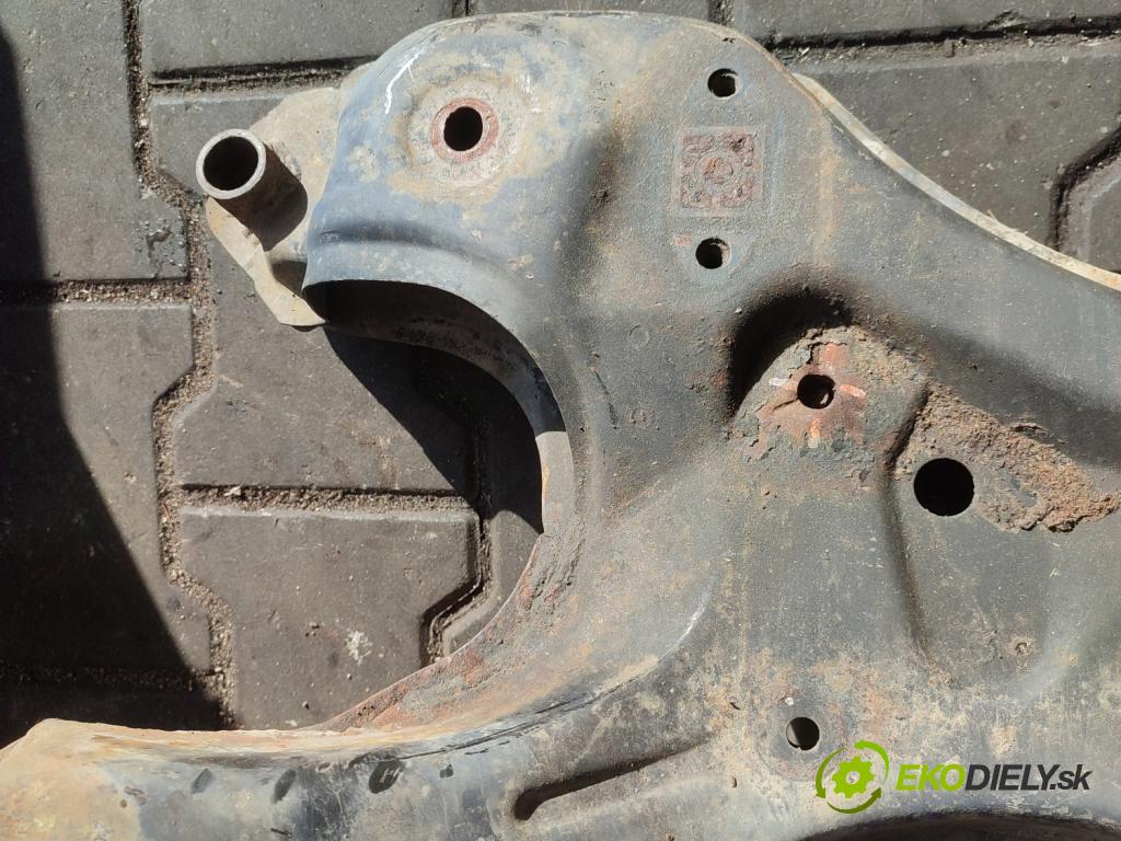 Toyota Corolla E12 2001-2009 2.0 D4D 90 HP manual 66 kW 1995 cm3 3- výstuha motora