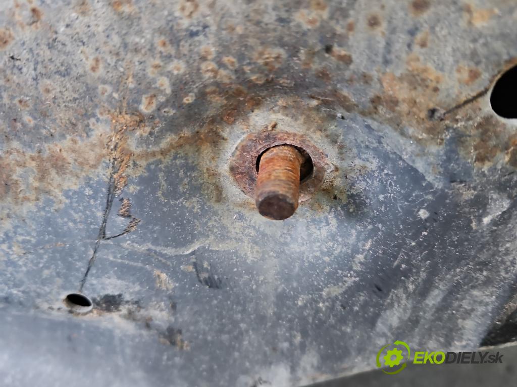 Toyota Corolla E12 2001-2009 2.0 D4D 90 HP manual 66 kW 1995 cm3 3- výstuha motora