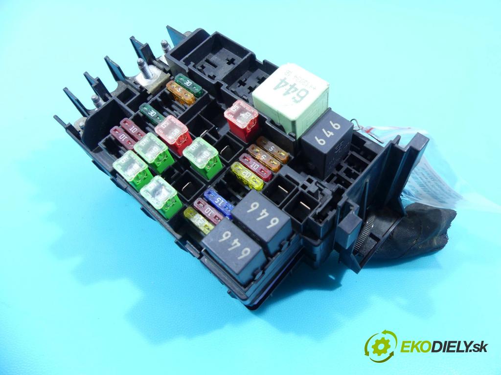 Vw Jetta VI 2010-2018 1.4 TSI 122 hp manual 90 kW 1390 cm3 4- skříňka pojistková 5C0937819K (Pojistkové skříňky)