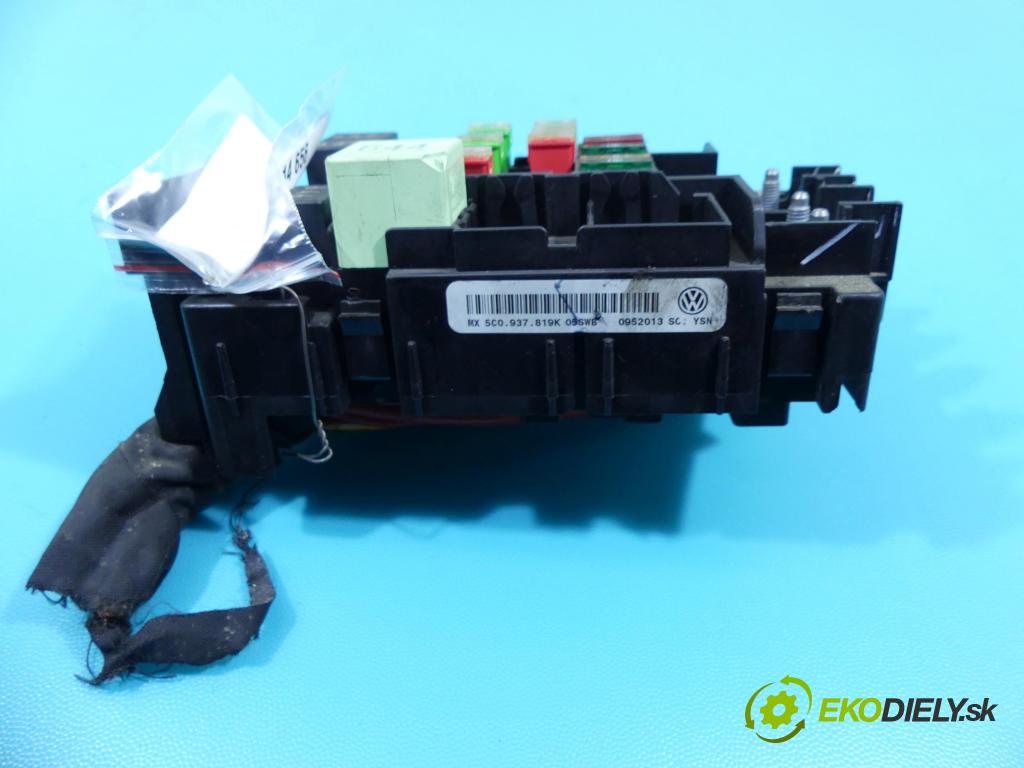 Vw Jetta VI 2010-2018 1.4 TSI 122 hp manual 90 kW 1390 cm3 4- skříňka pojistková 5C0937819K (Pojistkové skříňky)