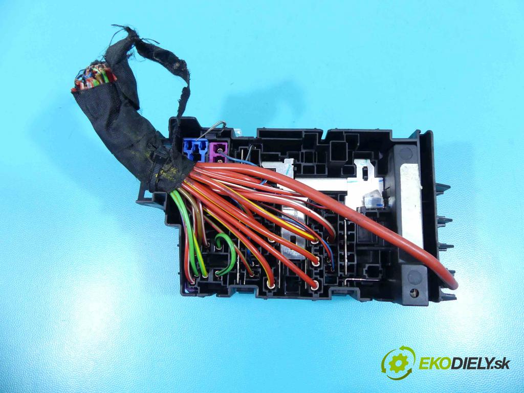 Vw Jetta VI 2010-2018 1.4 TSI 122 hp manual 90 kW 1390 cm3 4- skříňka pojistková 5C0937819K (Pojistkové skříňky)