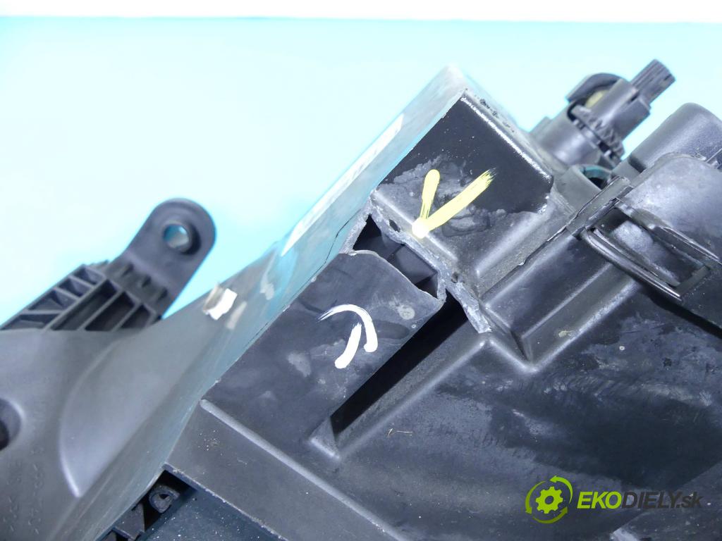 Seat Ibiza IV 6J 2008-2017 1.4 16V 86 HP manual 63 kW 1390 cm3 3- Reflektor: pravý 6J1941022C (Pravé)