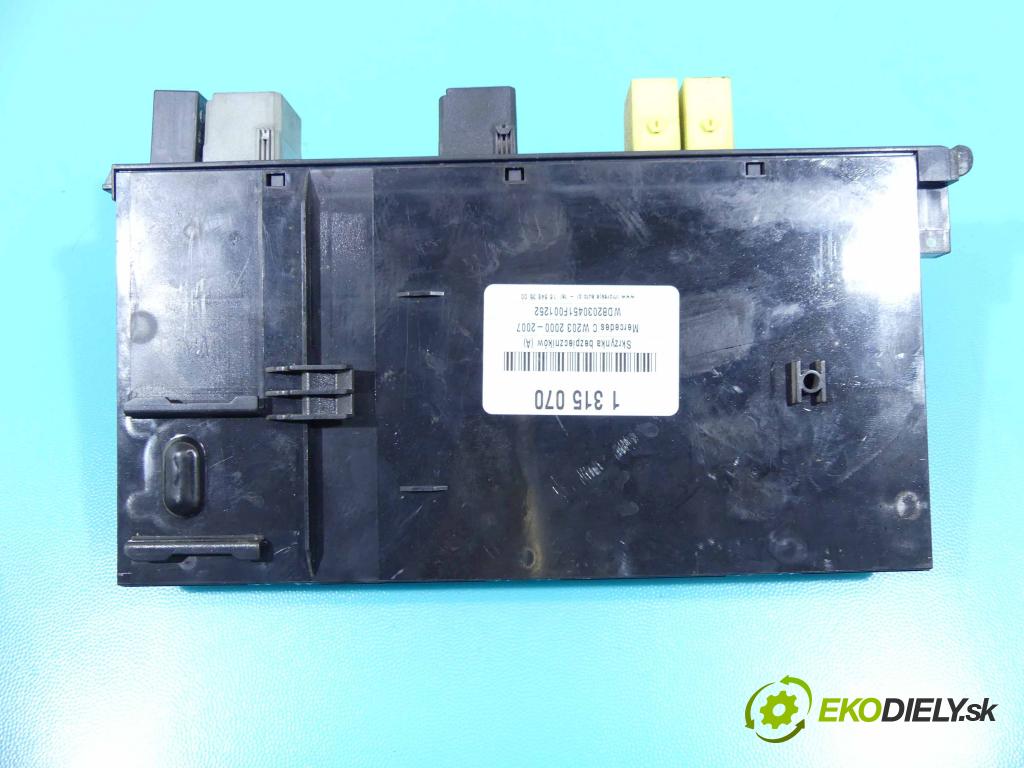 Mercedes C W203 2000-2007 2.0 kompressor 163 hp manual 120 kW 1998 cm3 4- skříňka pojistková 0025459701 (Pojistkové skříňky)