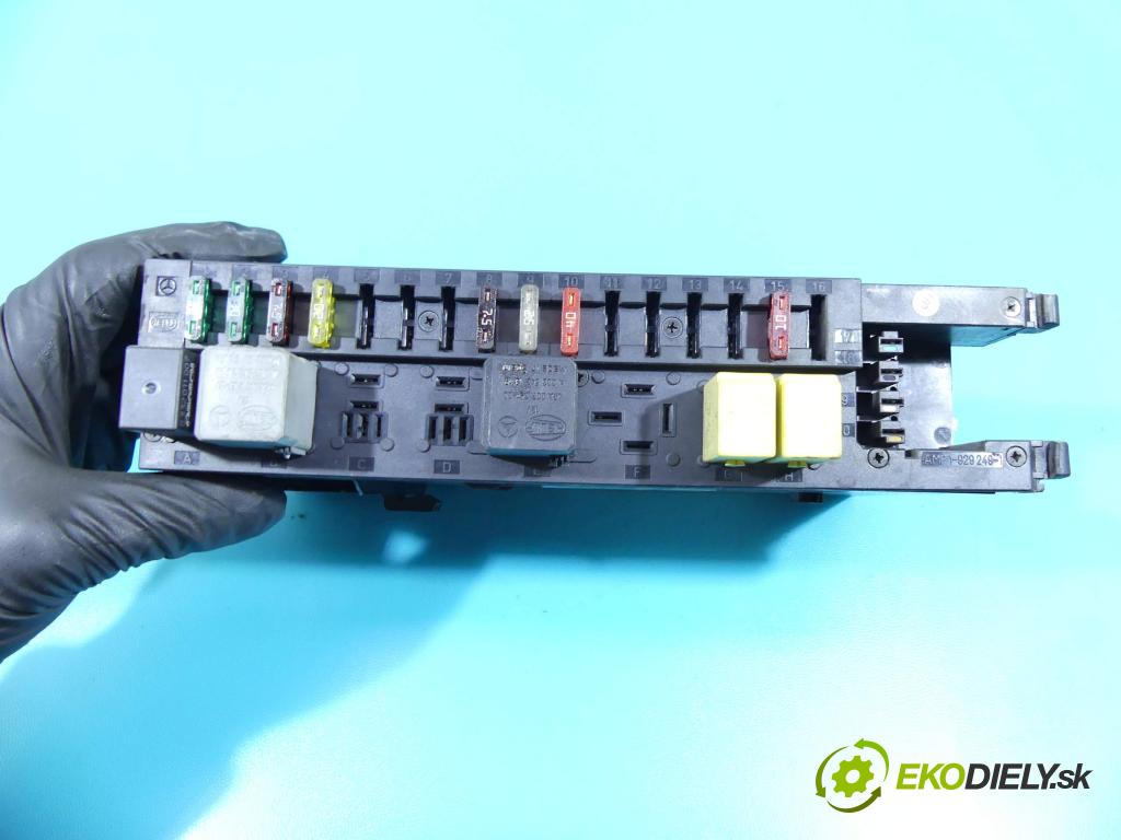 Mercedes C W203 2000-2007 2.0 kompressor 163 hp manual 120 kW 1998 cm3 4- skříňka pojistková 0025459701 (Pojistkové skříňky)