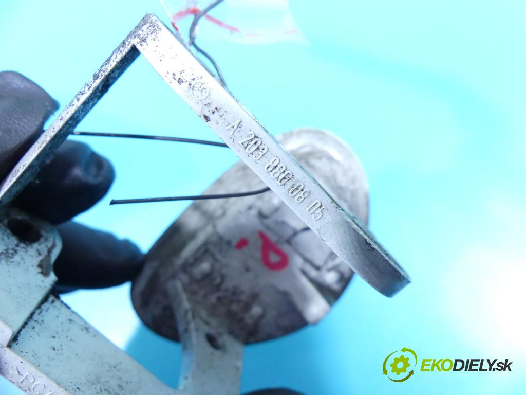 Mercedes C W203 2000-2007 2.0 kompressor 163 hp manual 120 kW 1998 cm3 4- Zaślepka: ostřikovačů pravé A2038800805