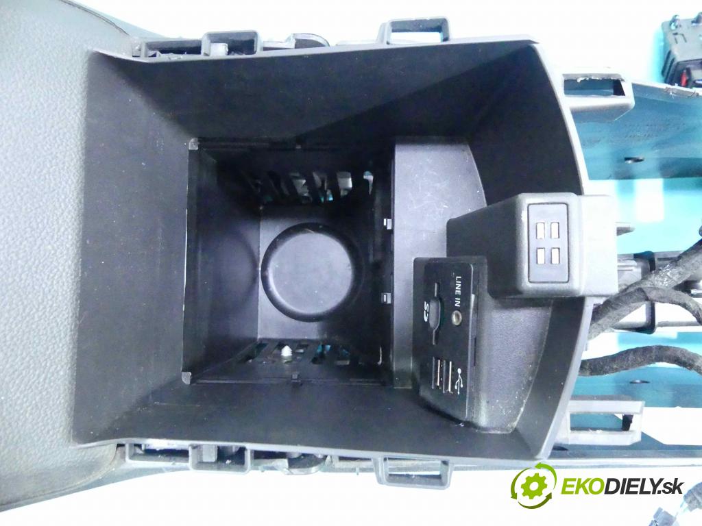 Ford Kuga II 2013-2019 2.0 tdci 150 HP manual 110 kW 1997 cm3 5- operadlo  (Lakťové opierky)