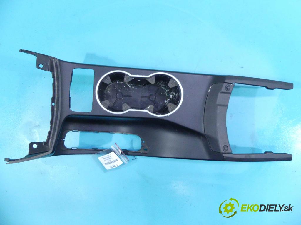 Ford Kuga Mk2 2013-2019 2.0 tdci 150 HP manual 110 kW 1997 cm3 5- Rukojeť: na nápoje: AM51-R048196-ADW (Úchyty, držiaky na nápoje)