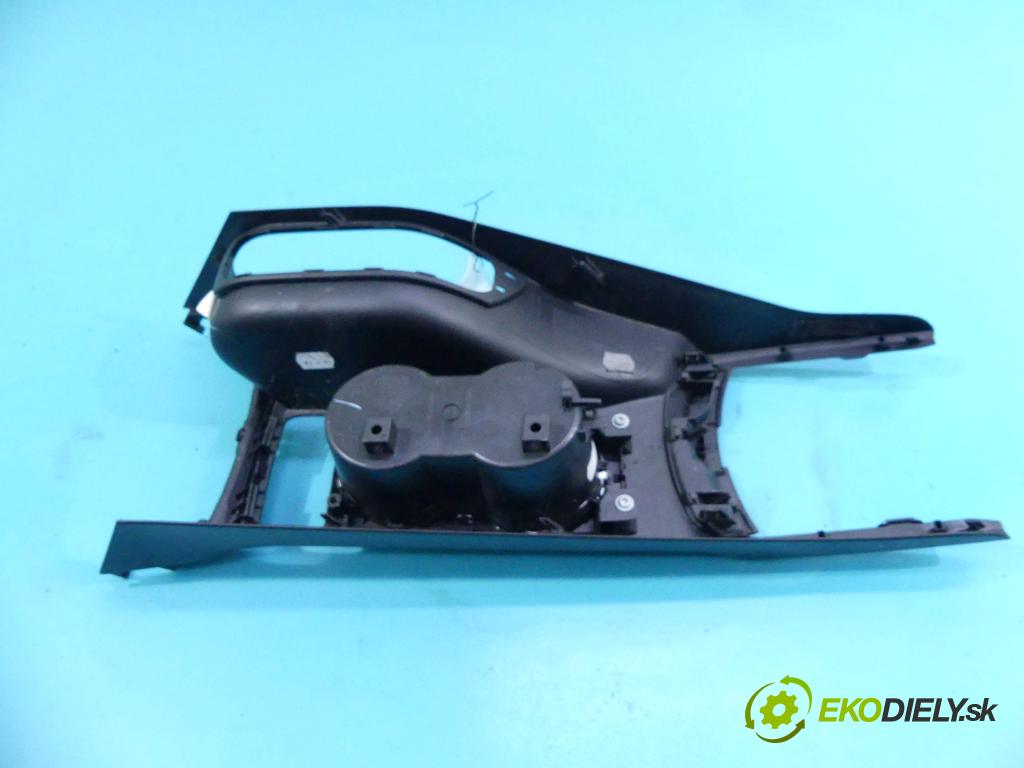 Ford Kuga Mk2 2013-2019 2.0 tdci 150 HP manual 110 kW 1997 cm3 5- Rukojeť: na nápoje: AM51-R048196-ADW (Úchyty, držiaky na nápoje)