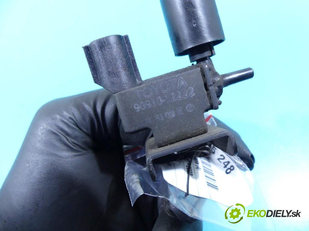 Toyota Corolla E12 2001-2009 2.0 D4D 90 HP manual 66 kW 1995 cm3 3- ventil podtlaku 90910-12232 (Ventily)