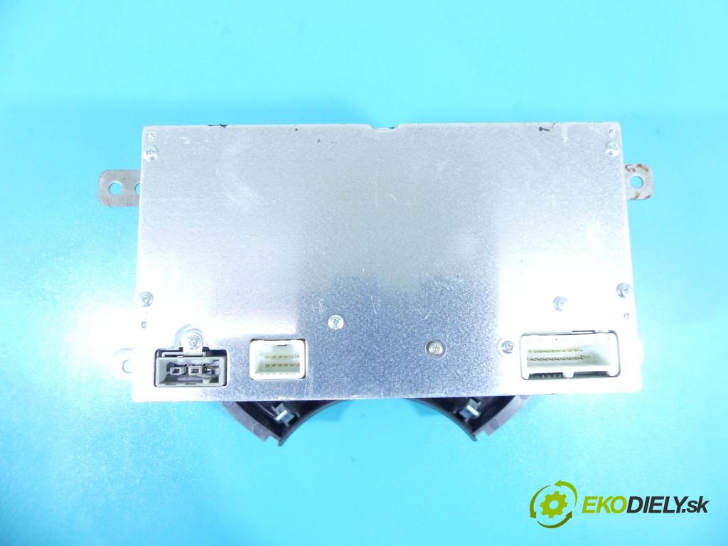 Nissan Micra K13 2010-2017 1.2 12V 80 HP manual 59 kW 1198 cm3 5- Radio originál 28185-1HA0A