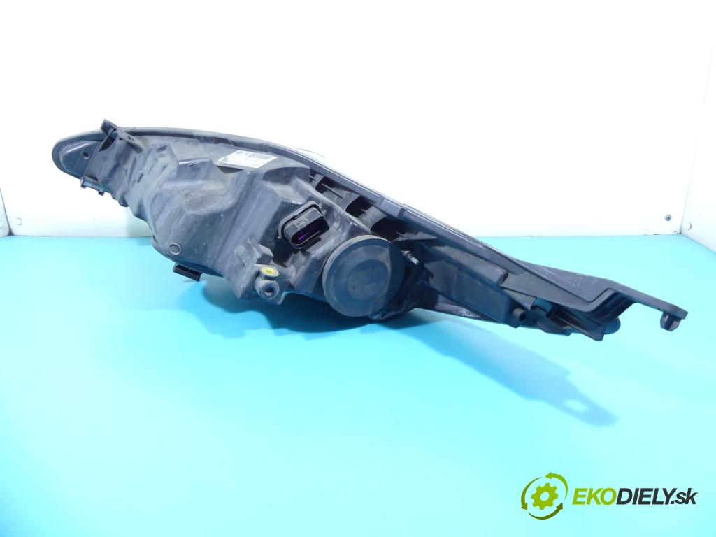 Ford Fiesta Mk7 2008-2017 1.4 tdci 70 HP manual 51,5 kW 1399 cm3 5- Reflektor: pravý 8A61-13W029-AJ (Pravé)