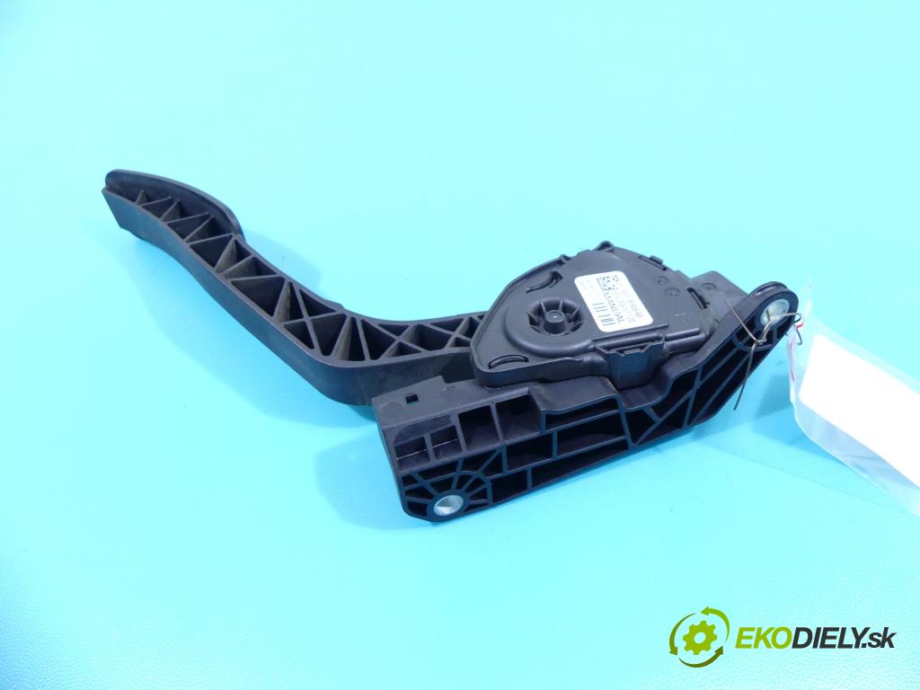 Ford Fiesta Mk7 2008-2017 1.4 tdci 70 HP manual 51,5 kW 1399 cm3 5- pedále 8V21-9F836-AB (Pedále)