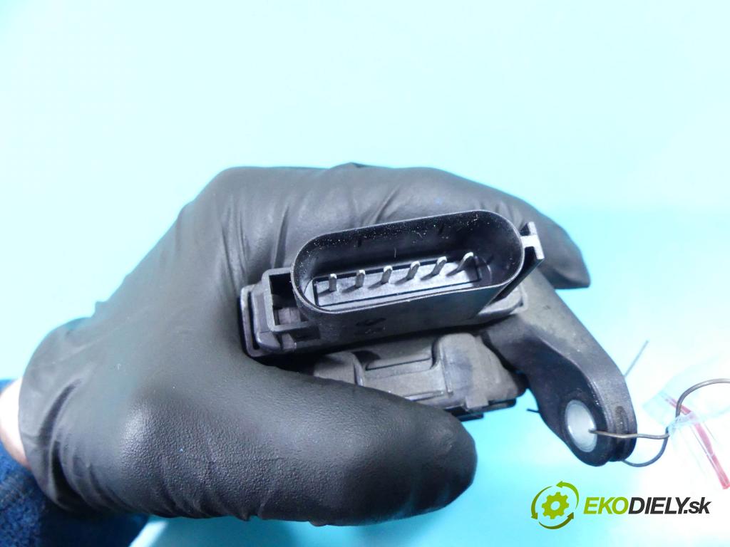 Ford Fiesta Mk7 2008-2017 1.4 tdci 70 HP manual 51,5 kW 1399 cm3 5- pedále 8V21-9F836-AB (Pedále)