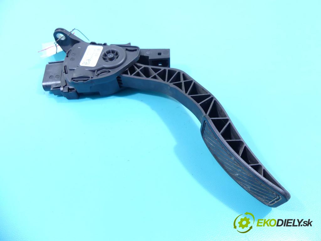 Ford Fiesta Mk7 2008-2017 1.4 tdci 70 HP manual 51,5 kW 1399 cm3 5- pedále 8V21-9F836-AB (Pedále)