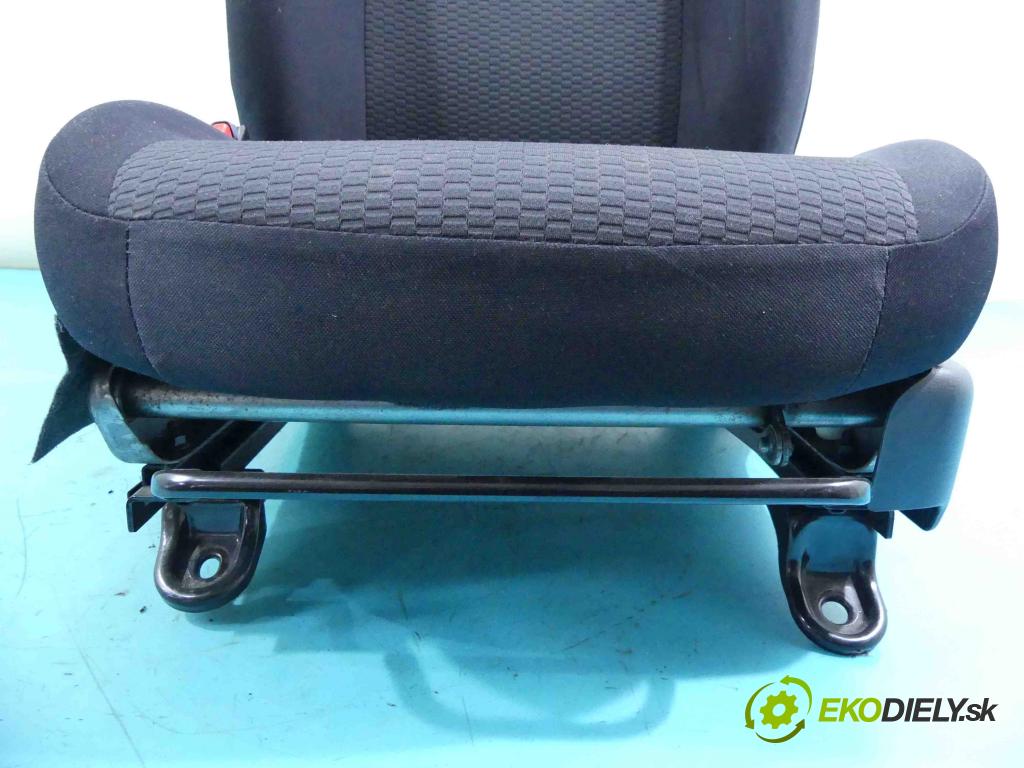 Nissan Micra K13 2010-2017 1.2 12V 80 HP manual 59 kW 1198 cm3 5- Sedačka ľavý  (Sedačky, sedadlá)