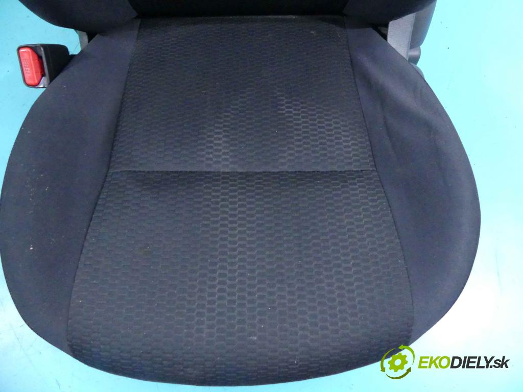 Nissan Micra K13 2010-2017 1.2 12V 80 HP manual 59 kW 1198 cm3 5- Sedačka ľavý  (Sedačky, sedadlá)