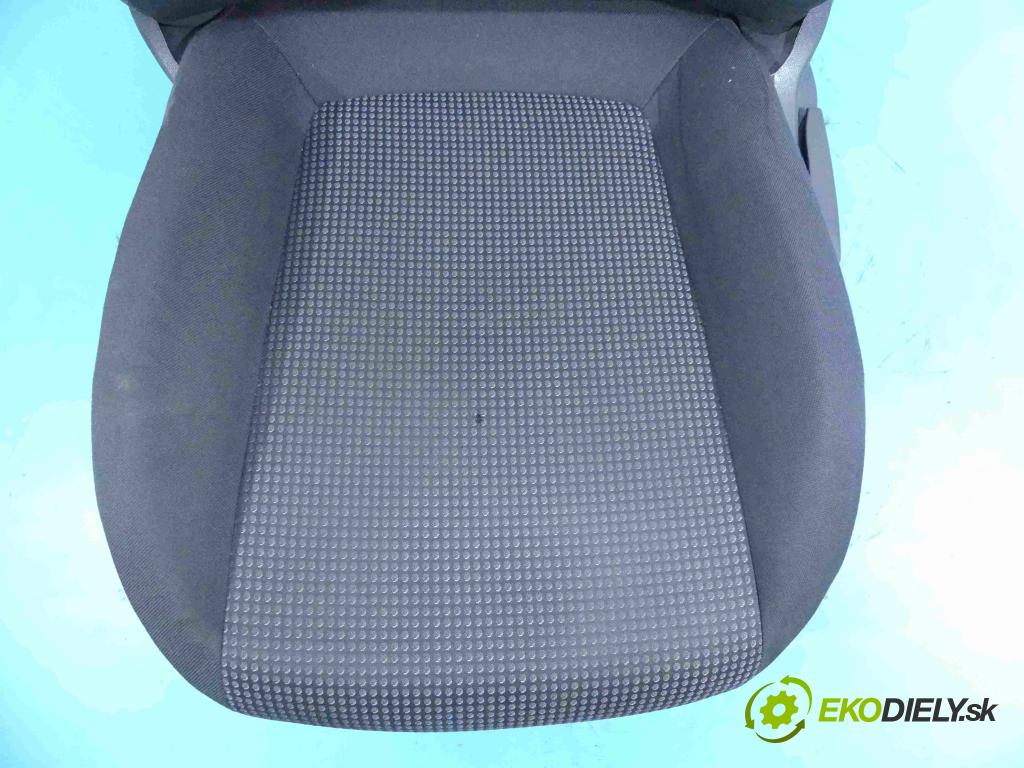 Opel Corsa D 2006-2014 1.2 16V 80 HP manual 59 kW 1229 cm3 5- Sedačka ľavý  (Sedačky, sedadlá)