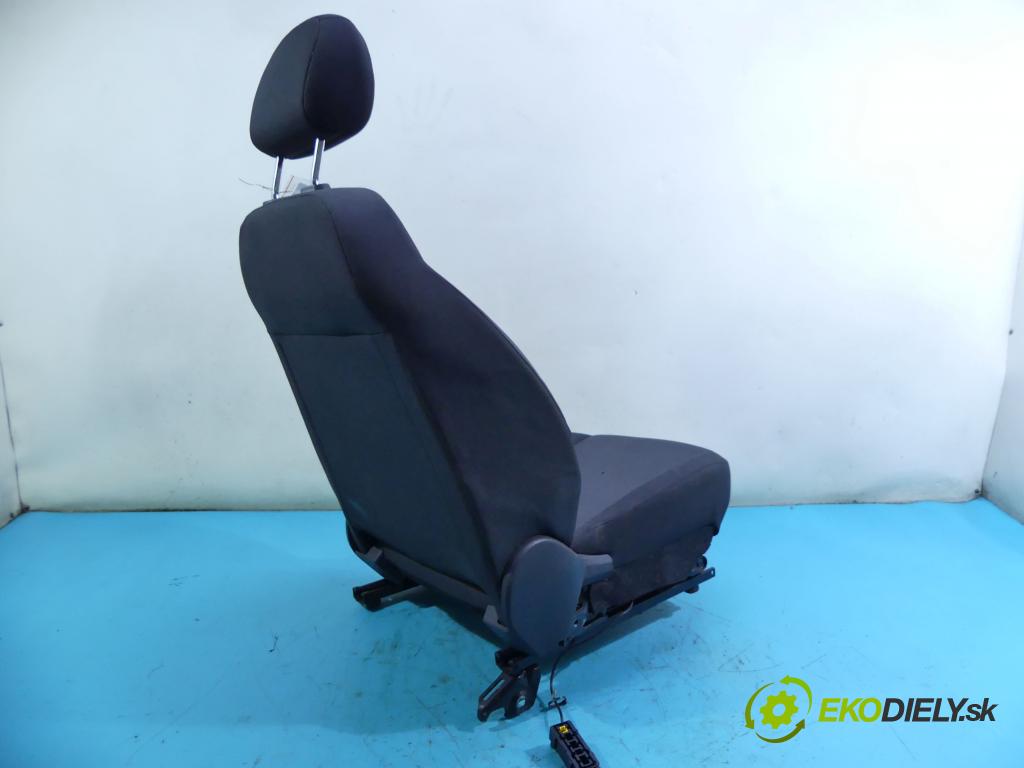 Opel Corsa D 2006-2014 1.2 16V 80 HP manual 59 kW 1229 cm3 5- Sedačka ľavý  (Sedačky, sedadlá)