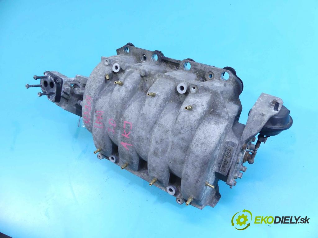 Audi A8 D2 1994-2002 3.7 V8 230 HP automatic 169 kW 3697 cm3 4- zvod nasávací AKJ (Sacie potrubia)