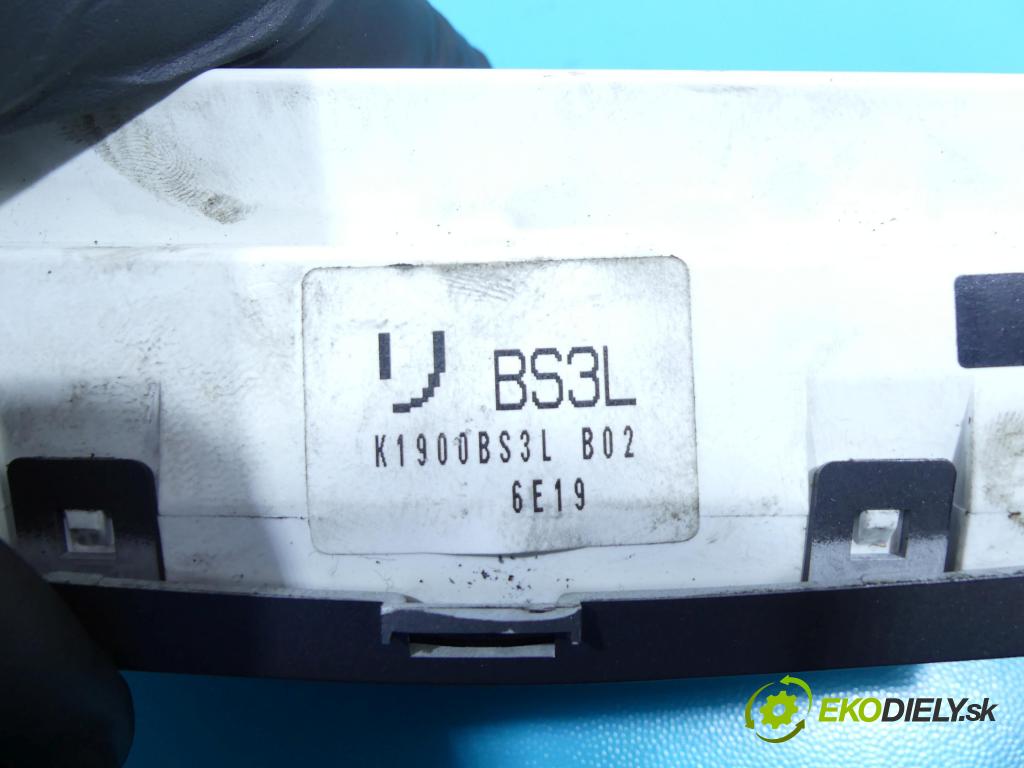 Mazda 3 I BK 2003-2009 1.6 citd 109 HP manual 80 kW 1560 cm3 5- panel kúrenia K1900BS3L