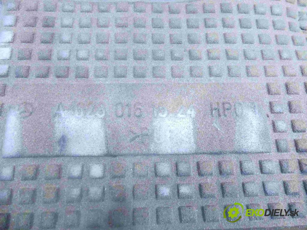 Mercedes ML W163 1997-2005 4.0 CDI 250 HP automatic 184 kW 3996 cm3 5- kryt motora horní: