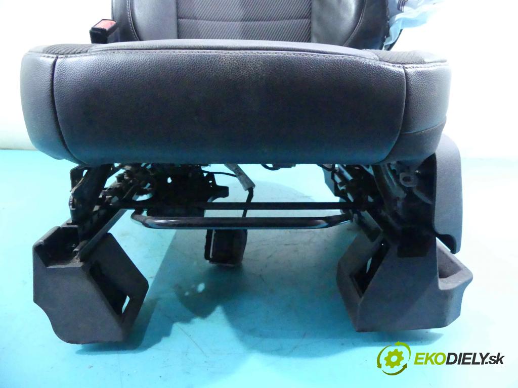 Ford Kuga II 2013-2019 2.0 tdci 150 HP manual 110 kW 1997 cm3 5- Sedačka ľavý  (Sedačky, sedadlá)