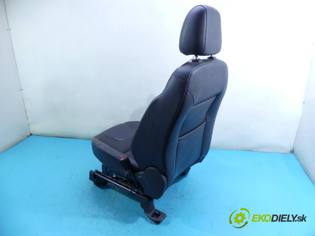 Ford Kuga II 2013-2019 2.0 tdci 150 HP manual 110 kW 1997 cm3 5- Sedačka pravý  (Sedačky, sedadlá)